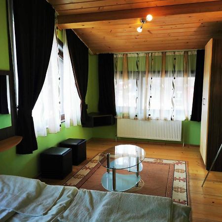 פמפורובו Apartments Black Horse מראה חיצוני תמונה