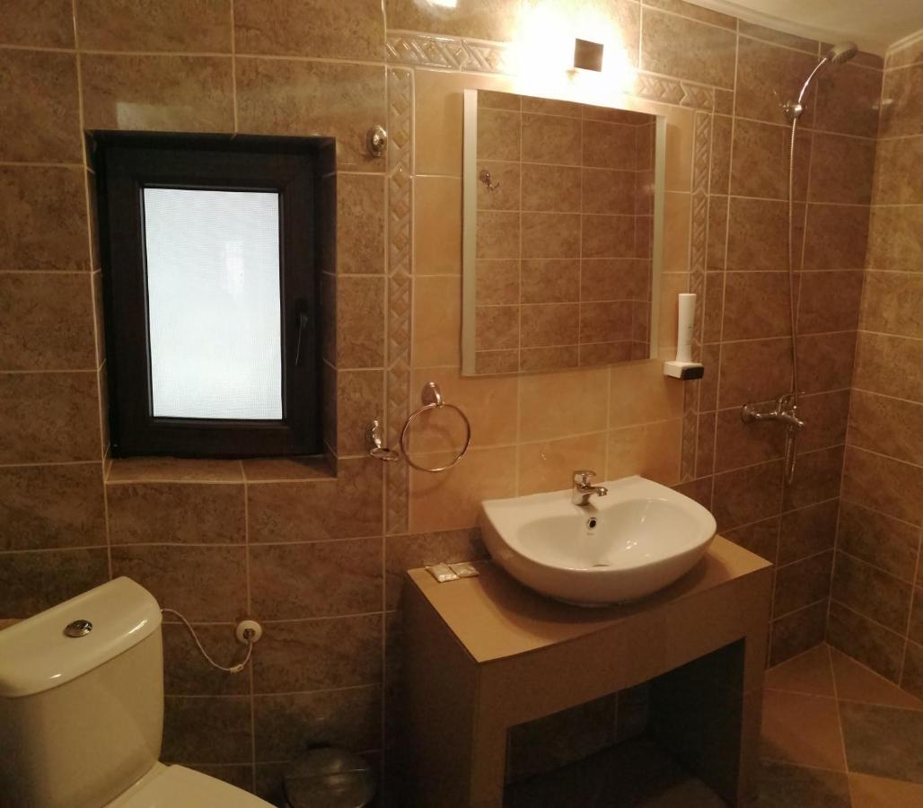 פמפורובו Apartments Black Horse מראה חיצוני תמונה