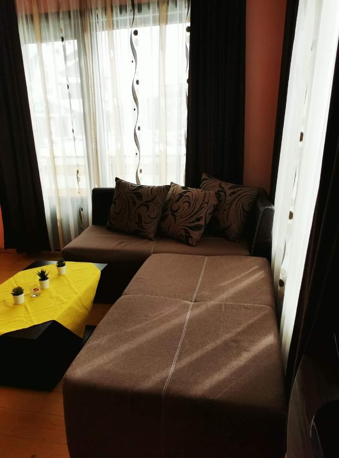 פמפורובו Apartments Black Horse מראה חיצוני תמונה
